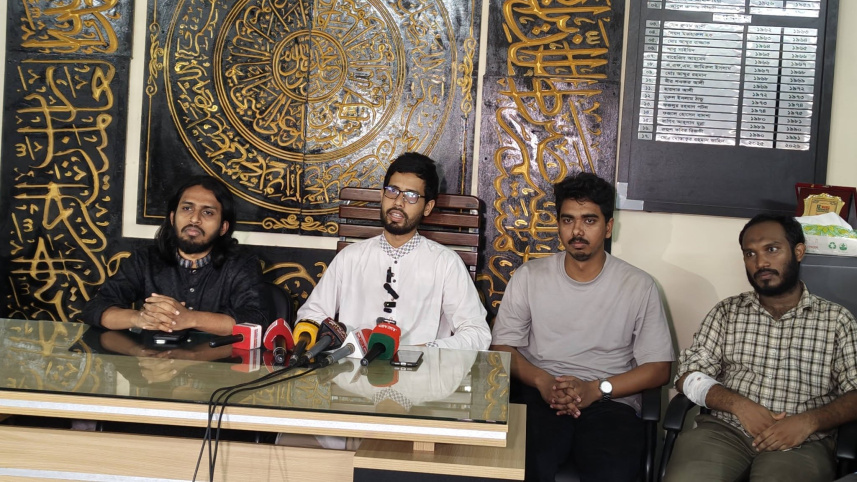 মারধরের সংবাদ প্রকাশ করায় সাংবাদিকদের হুমকি রাকসু ভিপির
